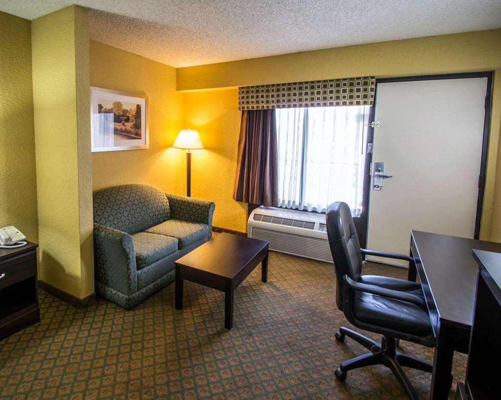 Quality Inn & Suites Orlando Airport Szoba fotó