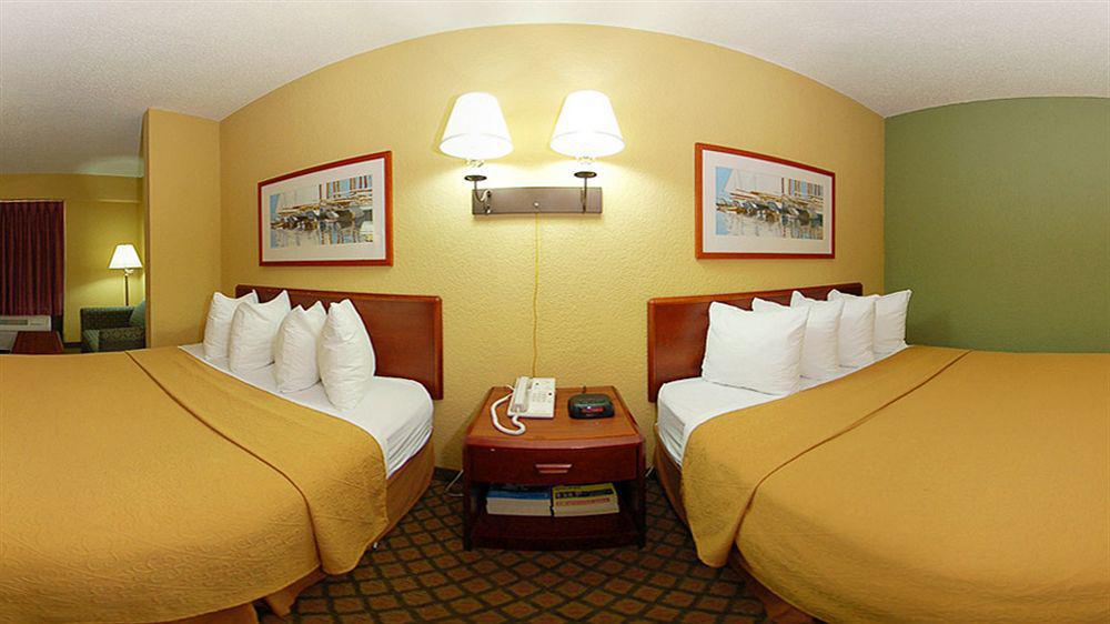 Quality Inn & Suites Orlando Airport Kültér fotó